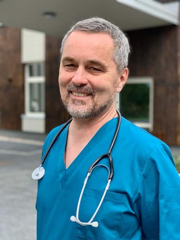 Dr Paweł Grabowski z Hospicjum Proroka Eliasza
