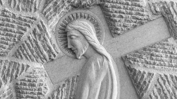 Jezus Chrystus niesie krzyż