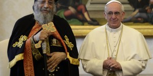 Historyczne wydarzenie w Watykanie. Papież z Egiptu u boku papieża Franciszka