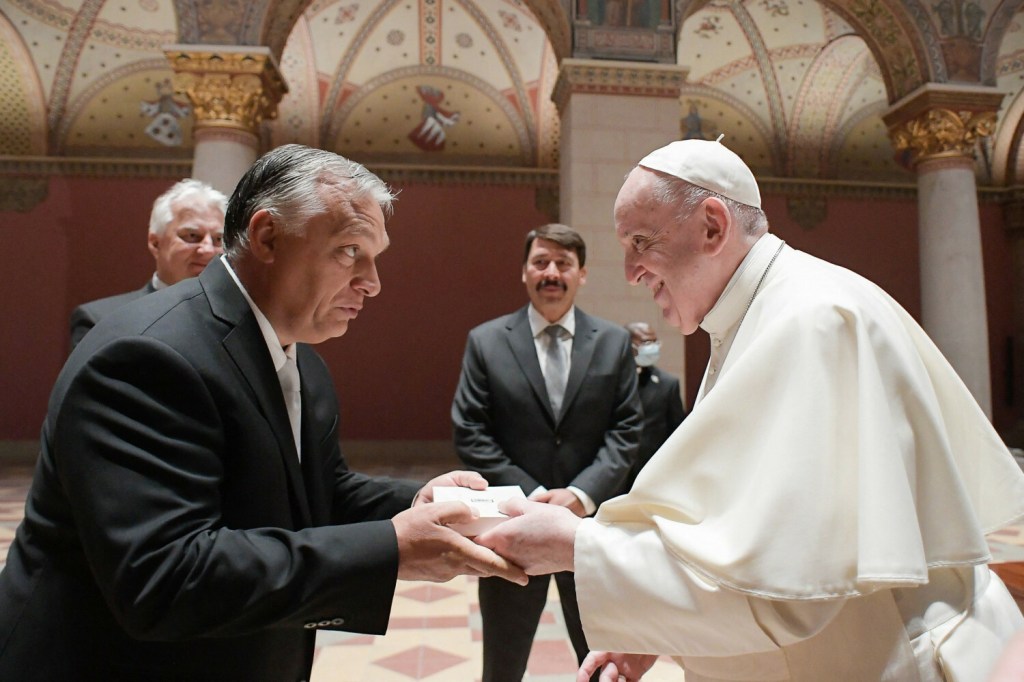 Papież Franciszek podczas spotkania z premierem i prezydentem Węgier (12 września 2021)