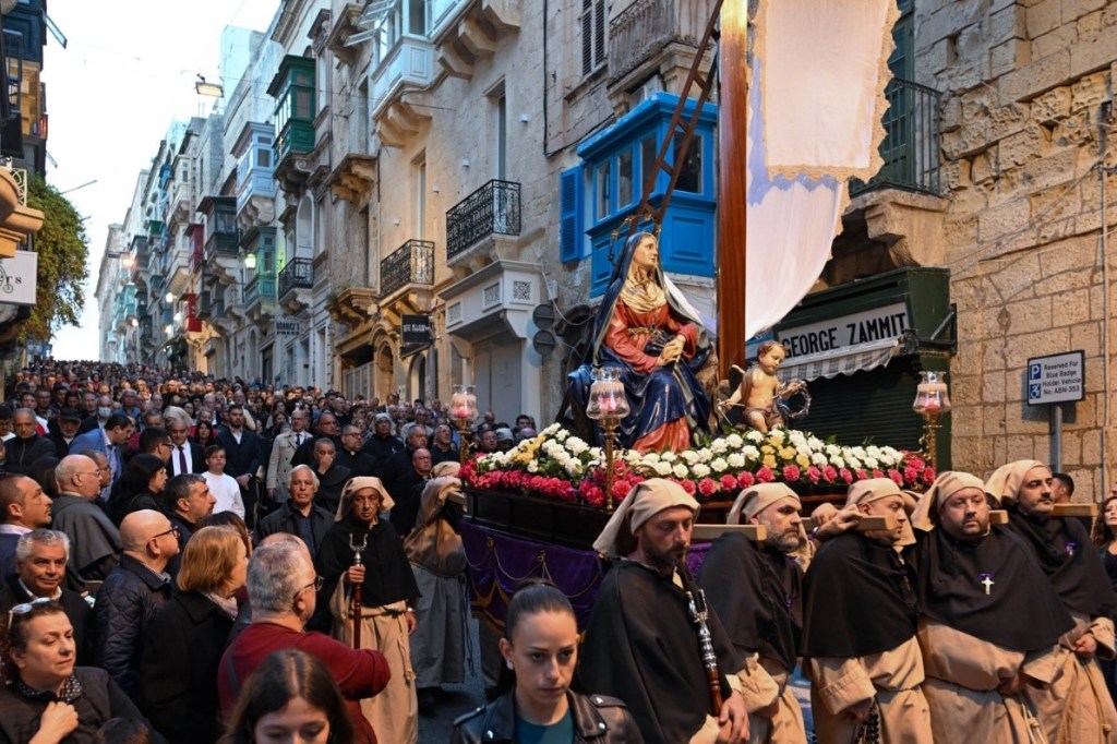 Procesja Mater Dolorosa zorganizowana przez franciszkanów z Ta Giezu w Valletcie (31 marca 2023)
