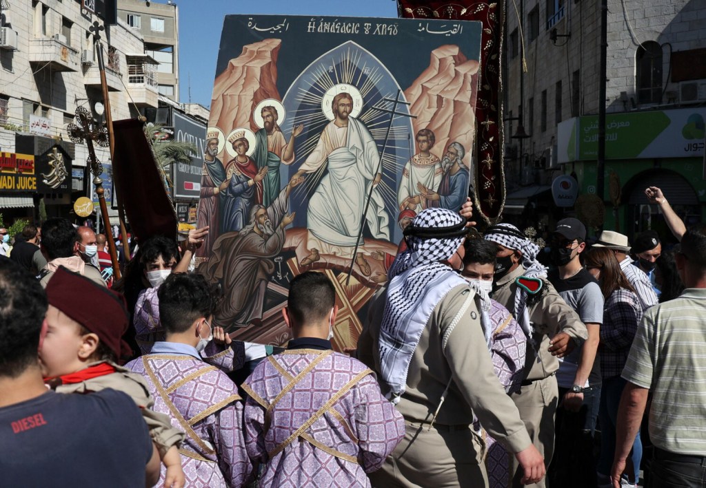 Tradycyjna procesja w Wielką Sobotę w Ramallah