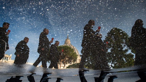Holy Rosary and torchlight procession presided over by Card. Mauro Gambetti