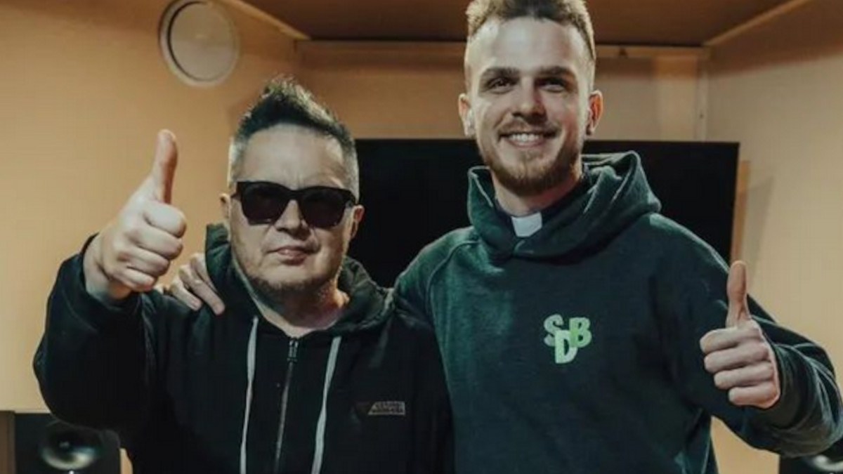 Muniek Staszczyk i Norbert Rosiński w studiu