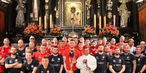 Mistrzowie Polski ofiarowali złoty medal Matce Bożej!