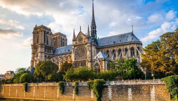 Katedra Notre-Dame w Paryżu na zdjęciu sprzed pożaru