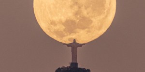 Tego jeszcze nie widziałeś: Chrystus „wziął” na ramiona Księżyc!