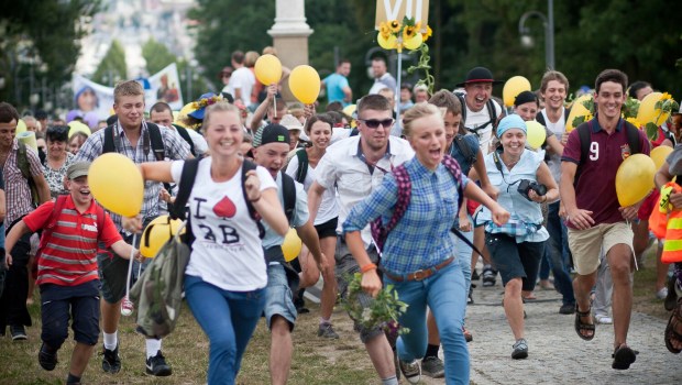 Pielgrzymi docierają na Jasną Górę