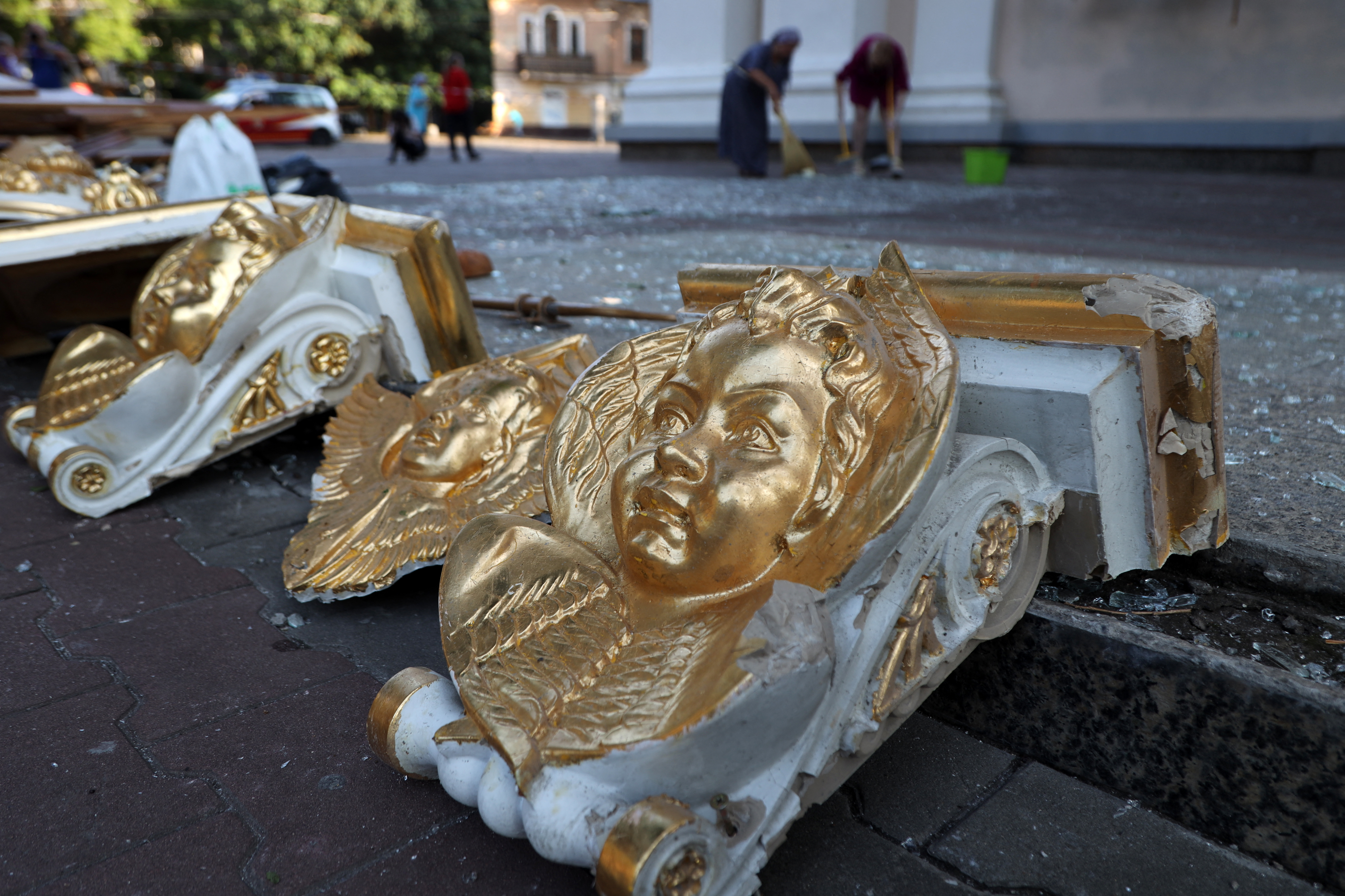 [GALERIA] Skutki rosyjskiego ataku na prawosławną katedrę Przemienienia Pańskiego w Odessie