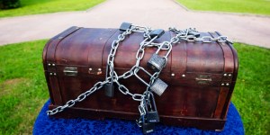 100 tysięcy złotych w metalowej skrzyni. Niezwykła darowizna na dom dziecka