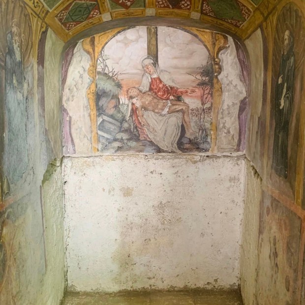 Workers discover Frescoes at Naples State Archive Building
