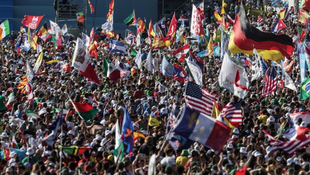 Pilgrims-attend-the-opening-mass-of-the-World-Youth-Day-2023-AFP