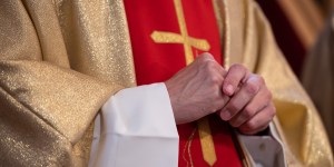 Jaki jest status ks. Michała Woźnickiego [wyjaśniamy]