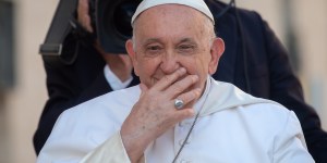 Papież dzwoni do babci swojego pracownika: „Ta praca jest szalona”