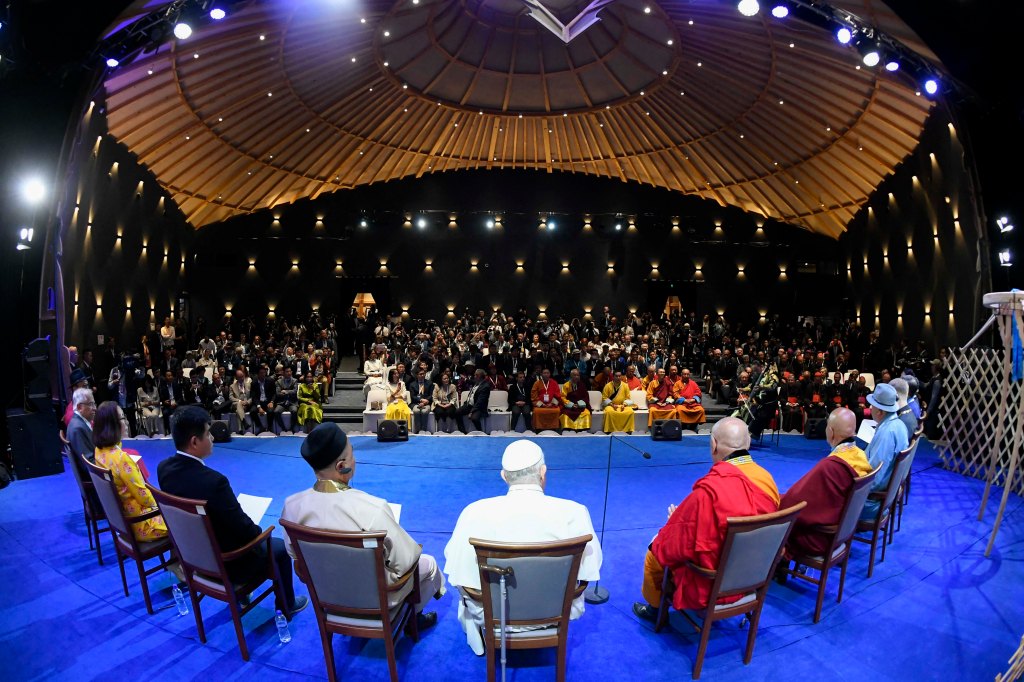 Pope Francis-Ecumenical and interreligious-meeting-Hun Theatre-Ulaanbaatar