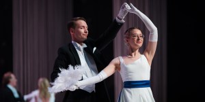 Tanecznym krokiem w dorosłość, czyli Bal Debiutantów [dużo zdjęć]