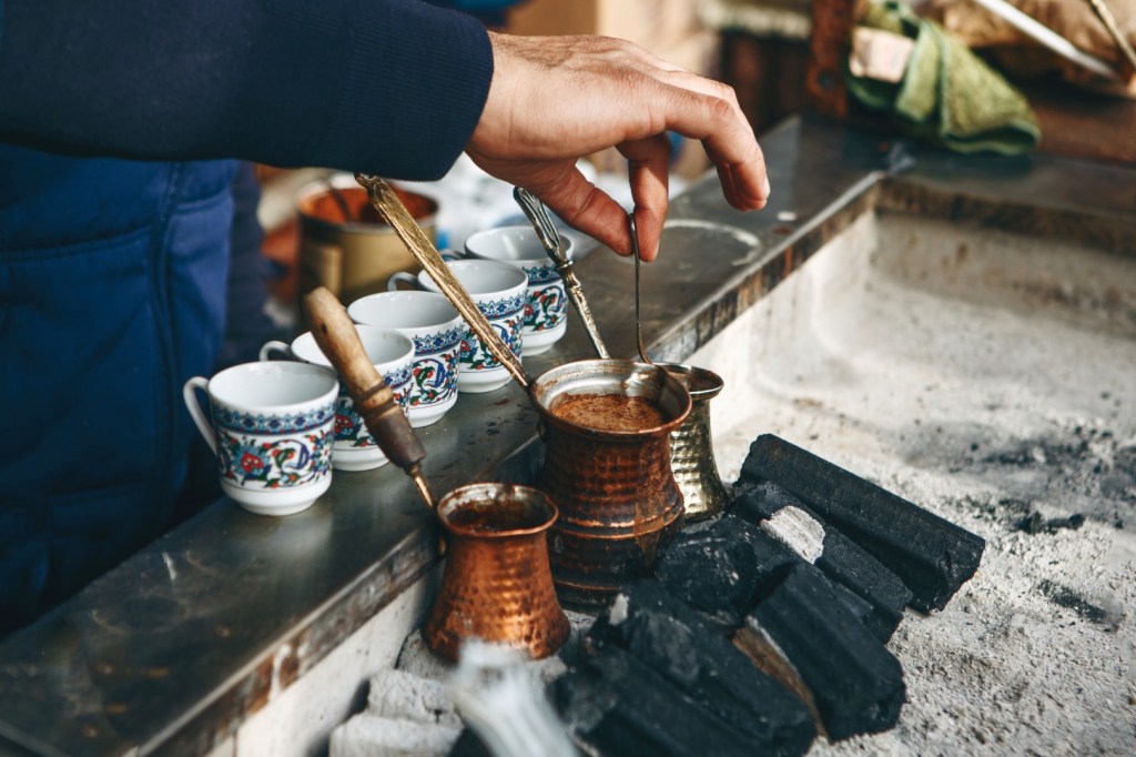 Parzenie kawy po turecku