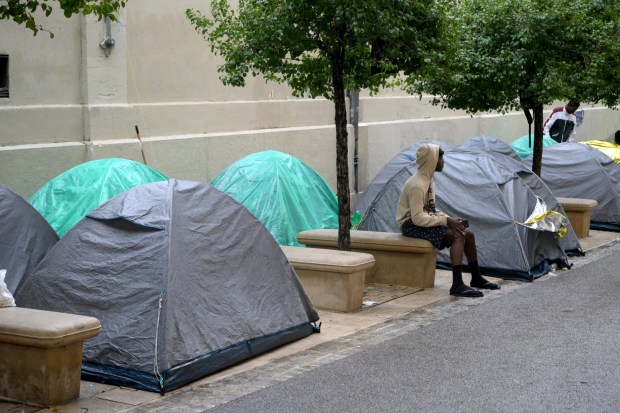 Obóz imigrantów w centrum Marsylii