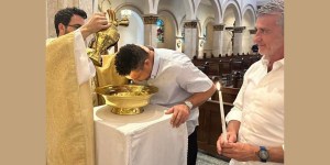Jeden z najwybitniejszych piłkarzy świata został ochrzczony w wieku 46 lat