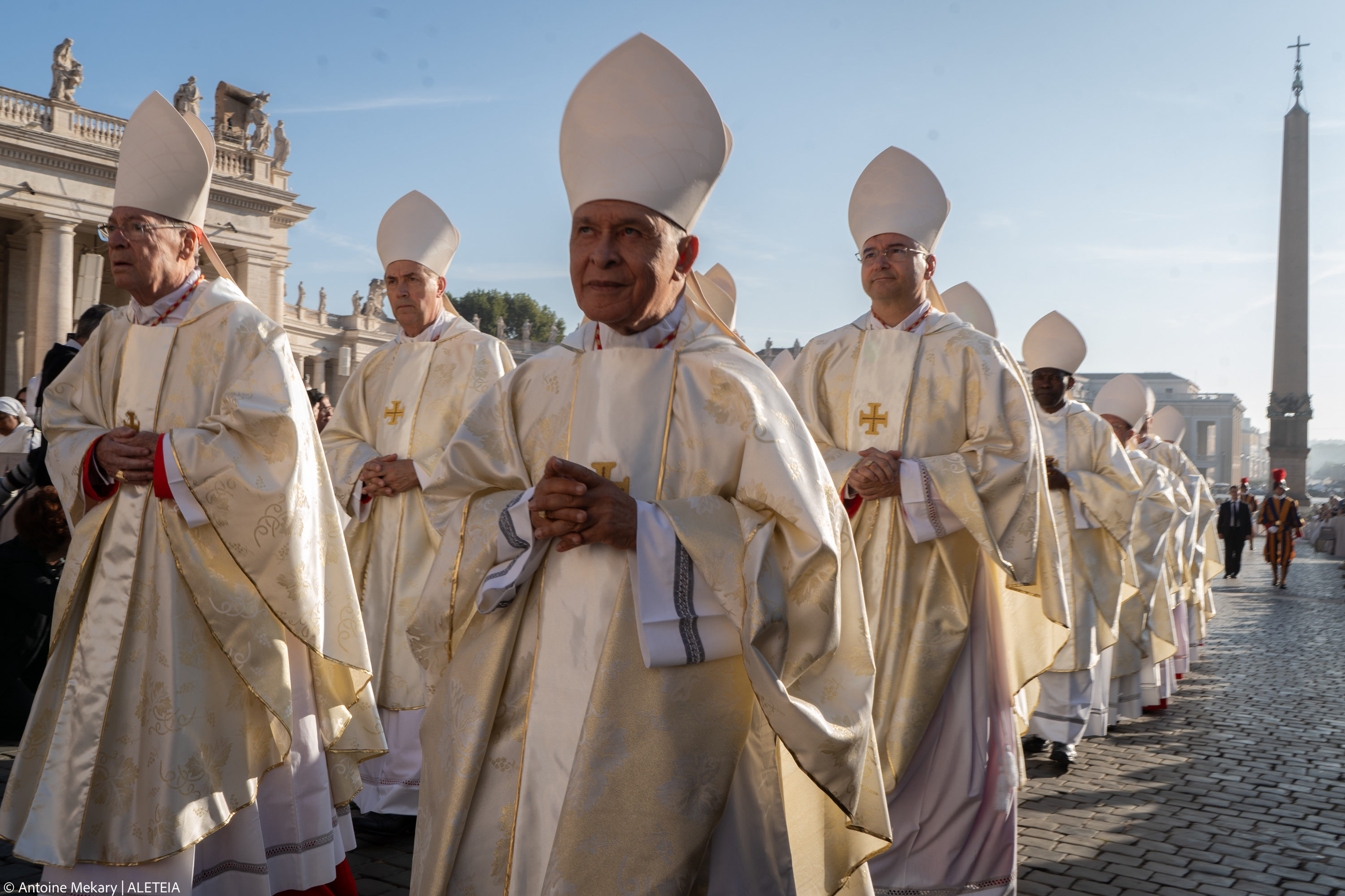 [GALERIA] Papież na otwarcie synodu: Podążajmy razem. Pokorni, żarliwi i radośni!