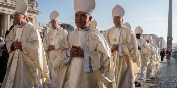 [GALERIA] Papież na otwarcie synodu: Podążajmy razem. Pokorni, żarliwi i radośni!