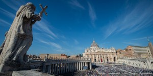 Papież na otwarcie synodu: Podążajmy razem. Pokorni, żarliwi i radośni!