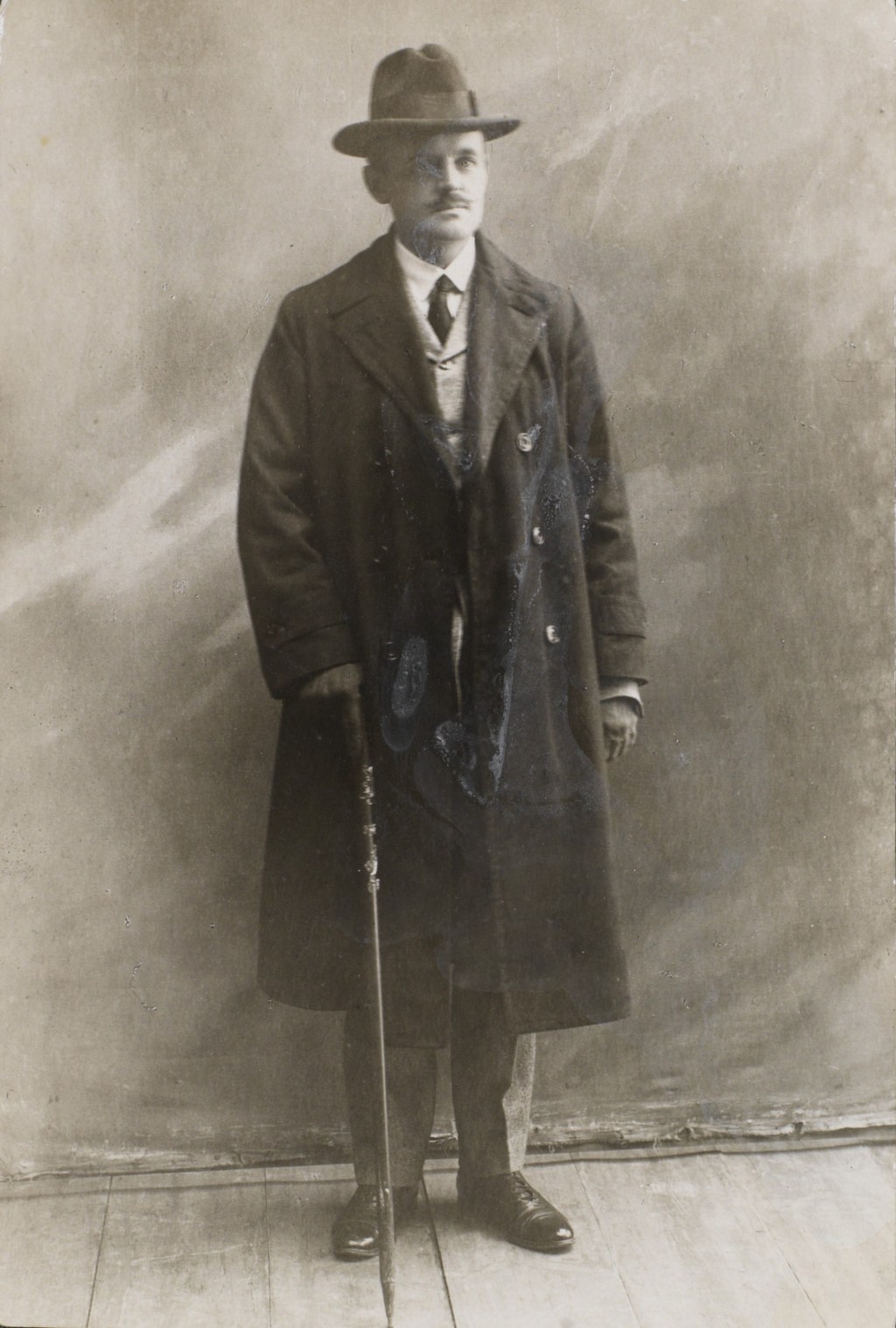 Jezuita o. Louis Gallagher na zdjęciu z października 1923 r.