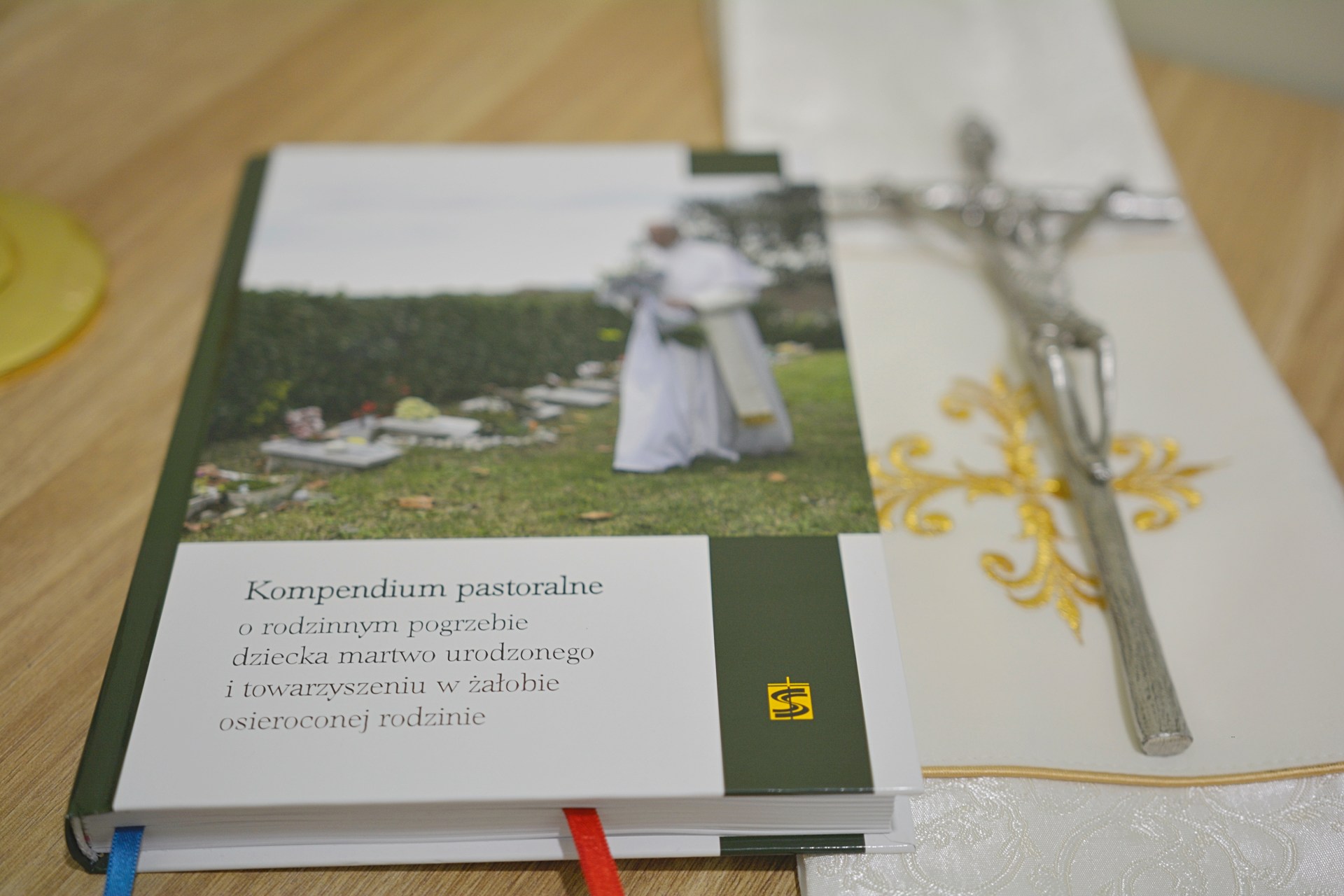 Książka o trosce o rodziny dzieci, które umarły przed narodzeniem