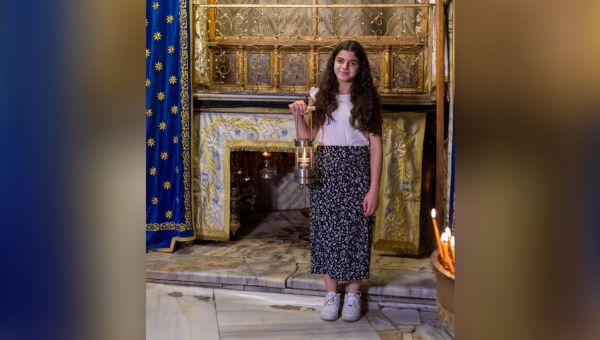 Pillar – nastolatka z Betlejem – ze Betlejemskim Światłem Pokoju