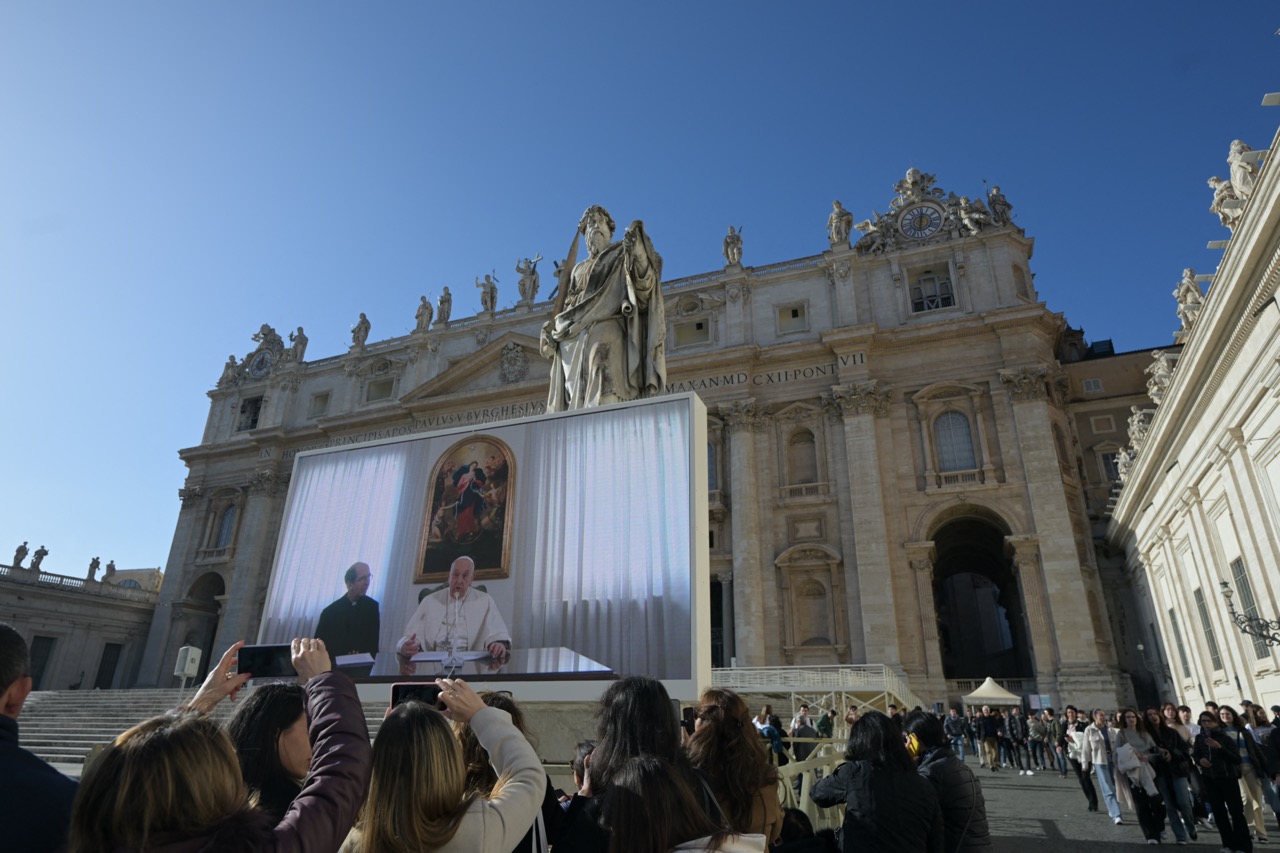 Papież Franciszek podczas Anioł Pański z Domu św. Marty