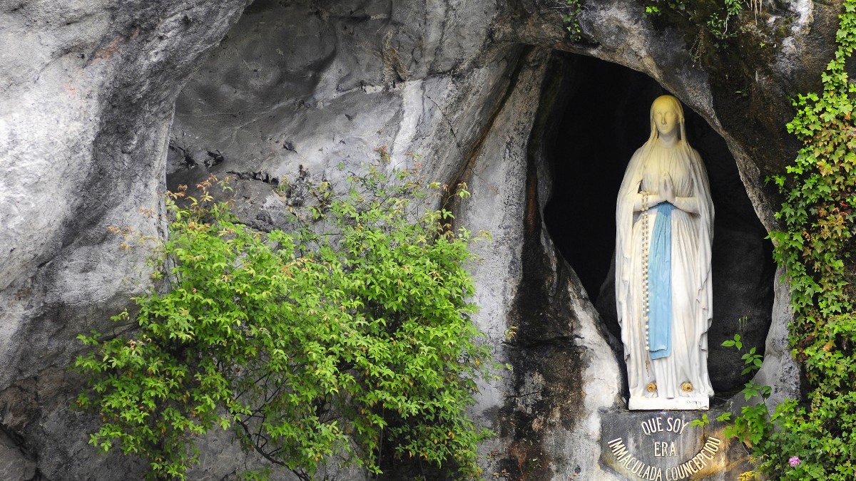 NOTRE DAME DE LOURDES MASSABIELLE