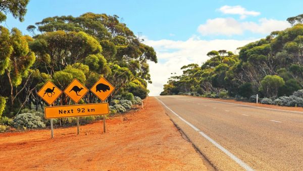 Jezuita Damian Wojciechowski rowerem po Australii