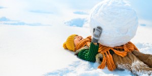 Dziadkowie przejechali 130 km, żeby zawieźć śnieg wnuczkowi, który go nigdy nie widział