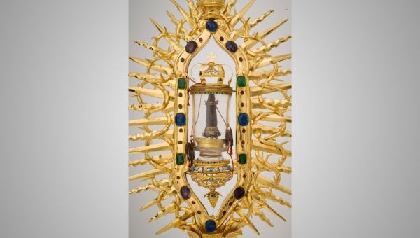 Gwóźdź z krzyża Jezusa w katedrze na Wawelu