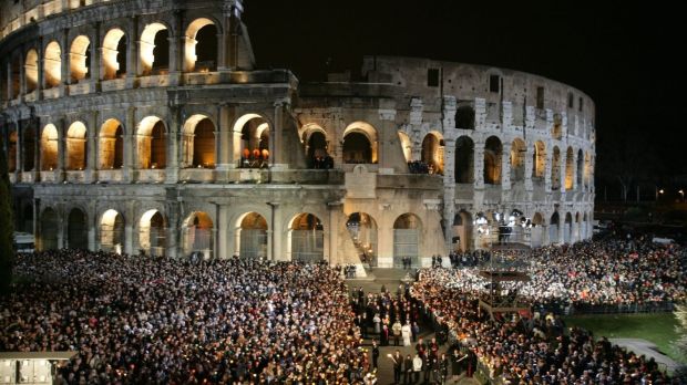Papieska droga krzyżowa w Koloseum. Dlaczego właśnie tam?