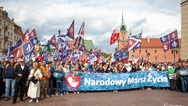 Baner Narodowego Marszu Życia