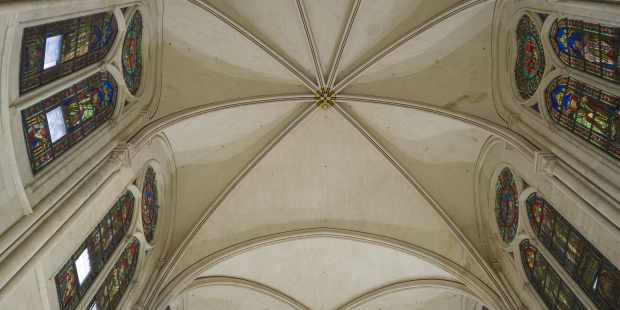 Wnętrze katedry Notre Dame już odrestaurowane! Zobacz zdjęcia [GALERIA]
