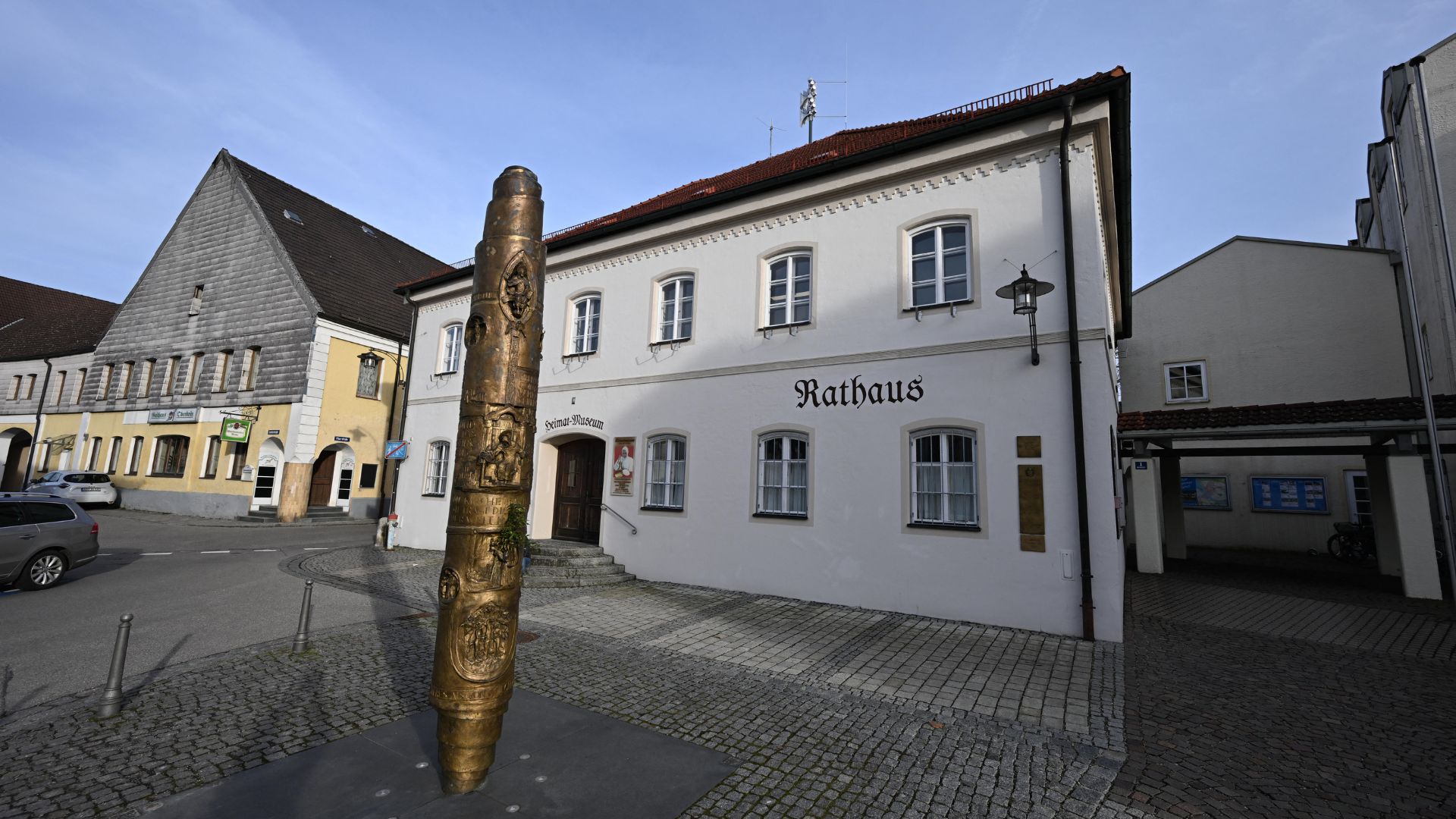 W Wadowicach mają kremówki, a tu „kiełbaski Ratzingera”. Zobacz miasto Benedykta XVI [GALERIA]