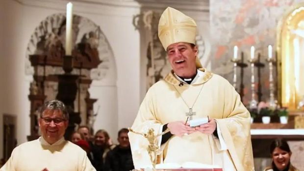 Risus paschalis - wielkanocny żart bp. Stefana Ostera