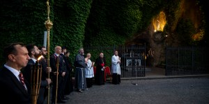 Lourdes 2025: Tysiące młodych Francuzów wraca do źródeł