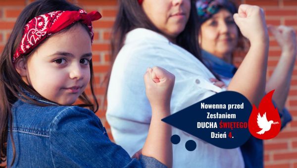 Kobiety z trzech pokoleń pokazują napięte bicepsy