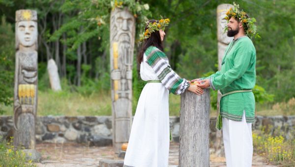 Rodzimowierstwo i słowiańskie rytuały. O co tu chodzi?