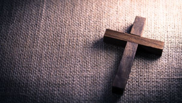 Zakaz krzyży w Warszawie jest dyskryminujący i bezprawny