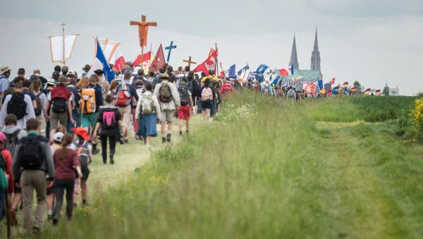 Corner Item Image - 10 kluczy do zrozumienia pielgrzymki do Chartres. Już w sobotę jej start