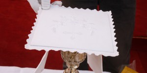 Dzwonki na Mszy. Skąd wzięły się w liturgii?