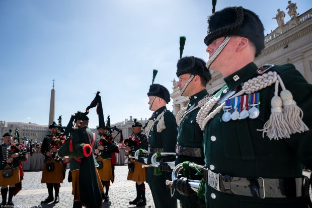 The Royal Irish Regiment and the 38 (Irish) Brigade attended the General Audience with Pope Francis on Wednesday, June 12th, 2024.