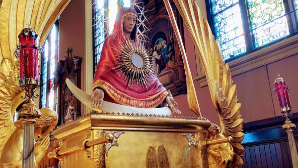 Największa monstrancja na świecie w kościele św. Stanisława Kostki w Chicago