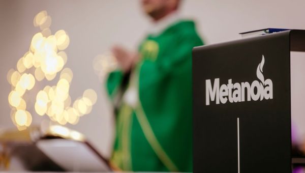 Msza w centrum handlowym – wspólnota Metanoia