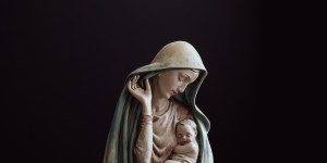„Uklęknąłem i w obecności parafian oddałem się Maryi” [ŚWIADECTWO]