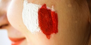 Siostra zakonna i zawodnik MMA w filmie, który pokazuje, że polskość może być bardzo różna